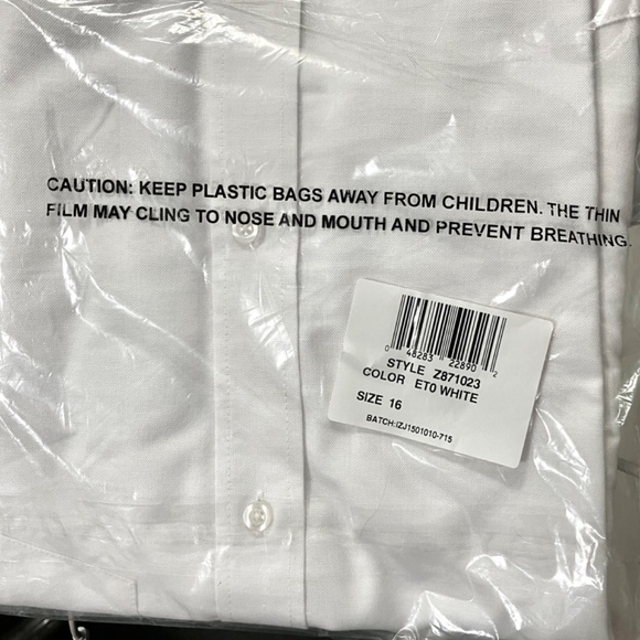 IZOD White Button Down Dress Shirt - Boy's Size 16 Regular NWT - Picture 4 of 4